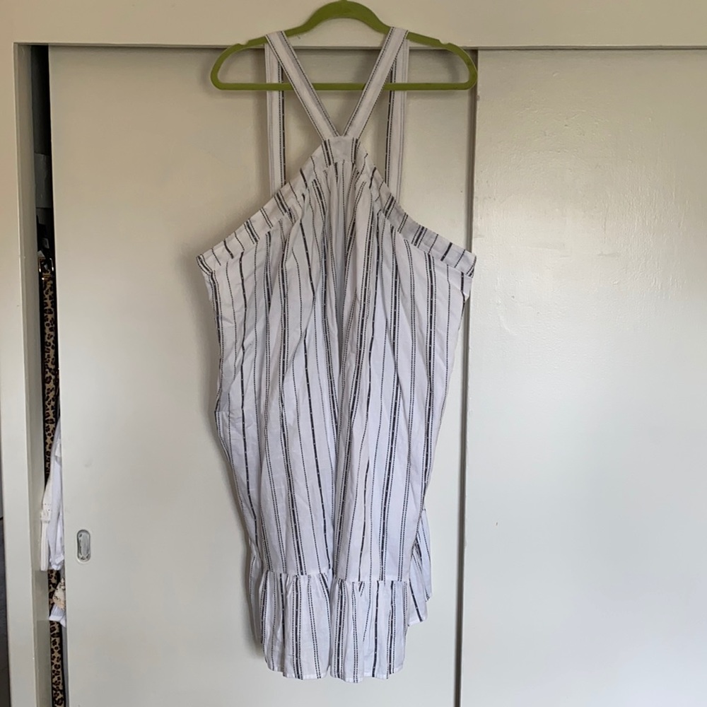Loft size 22 dress white and black new with tags ruffle bottom with pockets!